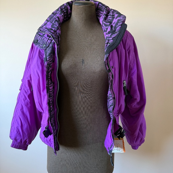 Must Have Vintage 80s/90s Obermeyer Retro ski jacket in bold purple 💜 - Picture 4 of 15